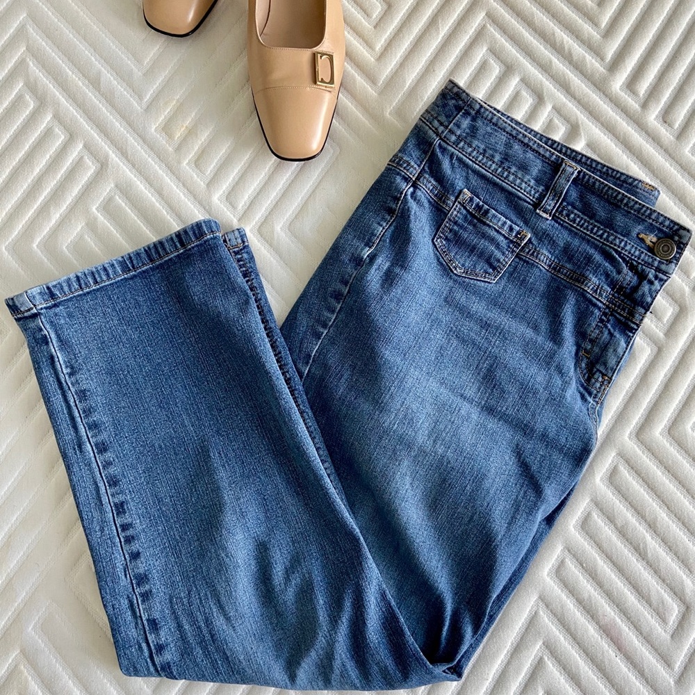 Ann Taylor LOFT cropped jeans